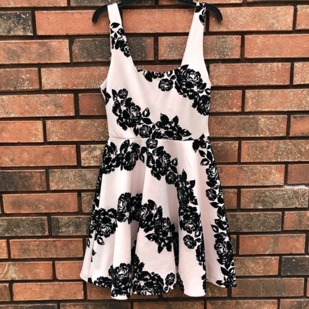 SEQUIN HEARTS Black/Pink Dress. EUC.